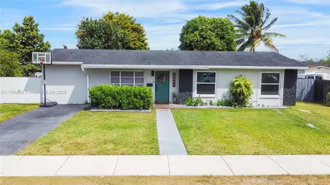 15271 SW 103rd Ave, Miami, FL 33157