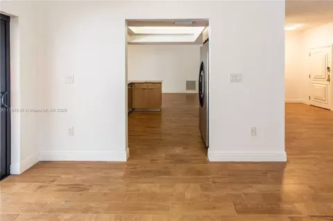Living - 8480 Dundee Ter, Miami Lakes, FL 33016 photo 3 of 7