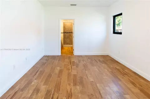 Bedroom - 8480 Dundee Ter, Miami Lakes, FL 33016 photo 6 of 6