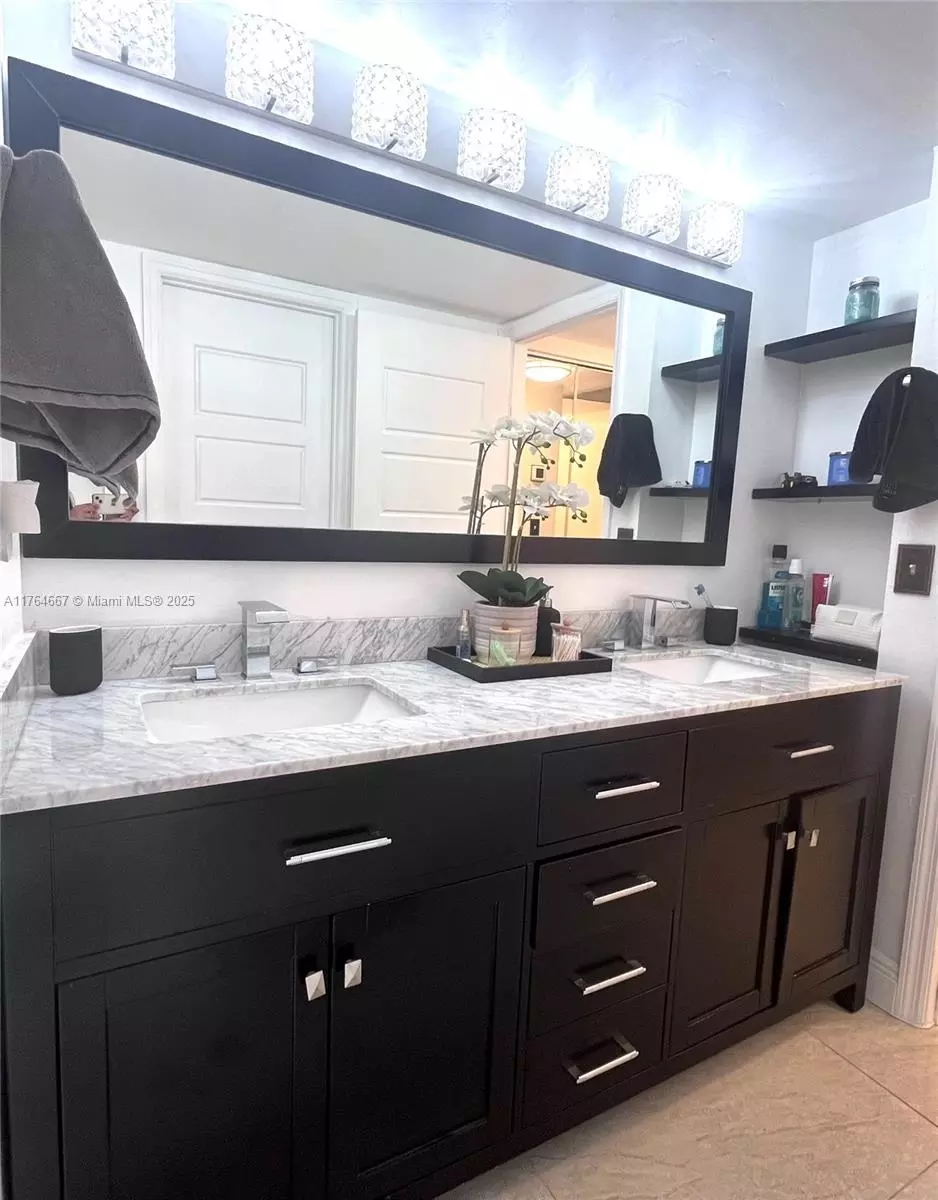 Bath - 6126 Seven Springs Blvd, Greenacres, FL 33463 photo 4 of 6