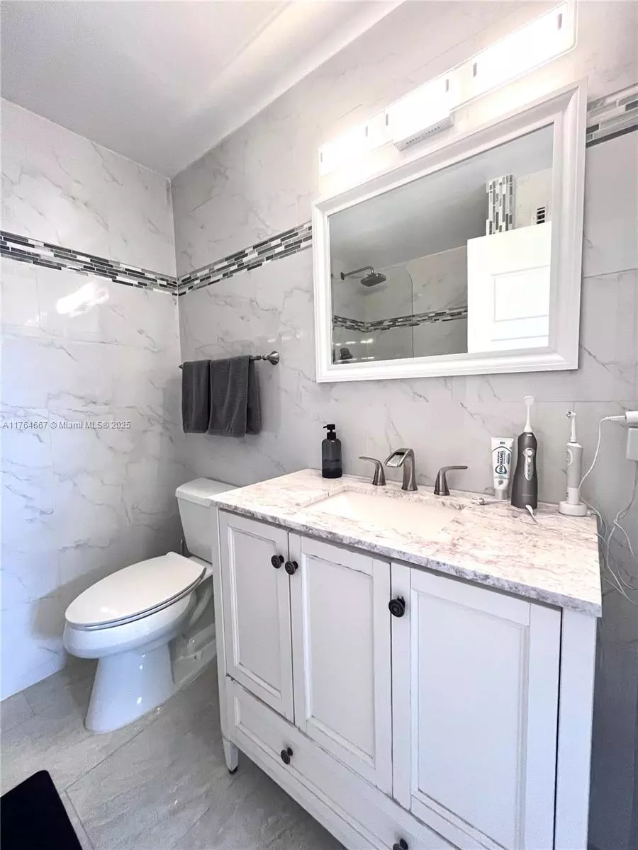 Bath - 6126 Seven Springs Blvd, Greenacres, FL 33463 photo 5 of 6