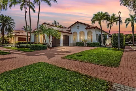 4062 NW 85th Ave, Pembroke Pines, FL 33024