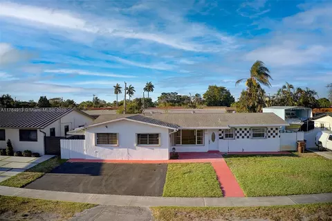 841 W 50th St, Hialeah, FL 33012