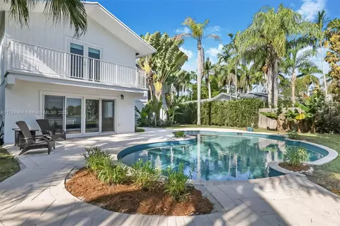 13575 SW 72nd Ave, Pinecrest, FL 33156
