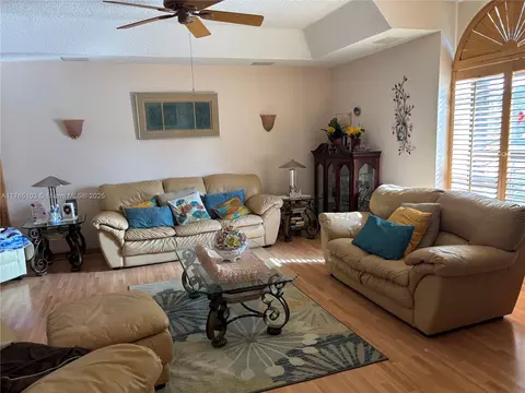 5145 NW 75th Ave, Lauderhill, FL 33319