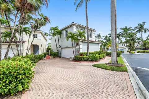 3015 NE 208th St, Aventura, FL 33180