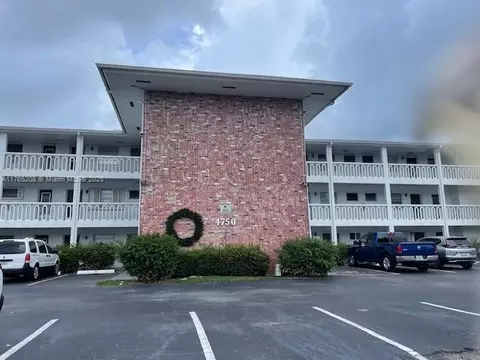 4750 NW 10th Ct #310, Plantation, FL 33313