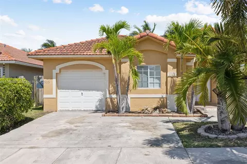 8961 SW 214th St, Cutler Bay, FL 33189