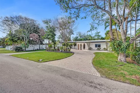 20220 NE 15th Ave, Miami, FL 33179