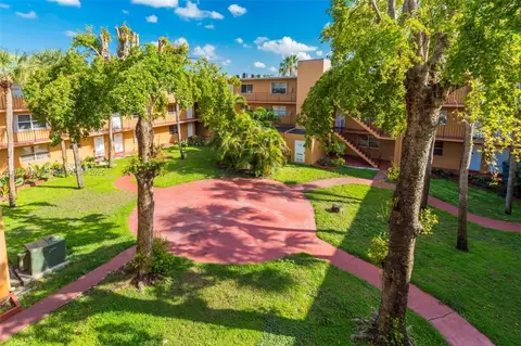 1280 W 54th St #309B, Hialeah, FL 33012