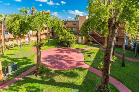 1280 W 54th St #309B, Hialeah, FL 33012