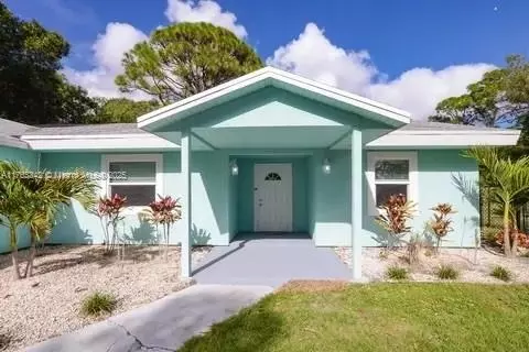 108 Easy St, Fort Pierce, FL 34982