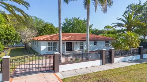 6961 SW 152nd St, Palmetto Bay, FL 33157