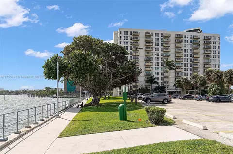 880 NE 69th St #2F, Miami, FL 33138