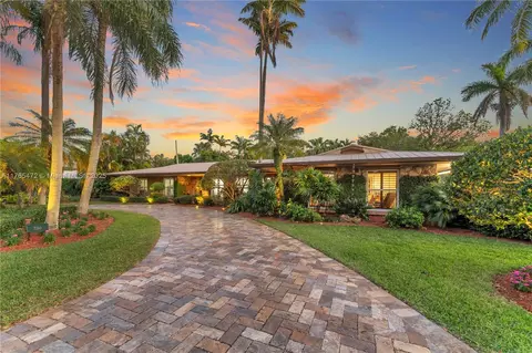 7180 SW 115th Ter, Pinecrest, FL 33156