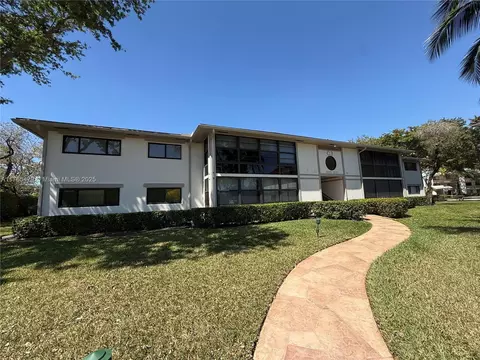 10597 E Clairmont Cir #212, Tamarac, FL 33321