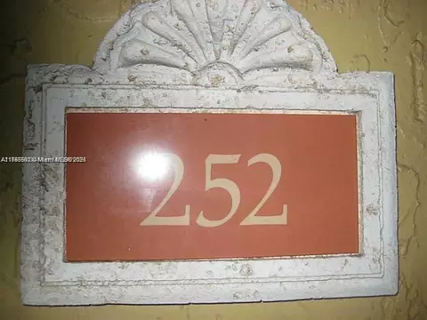 8120 Geneva Ct #252, Doral, FL 33166