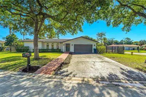 8398 NW 17th Ct, Coral Springs, FL 33071
