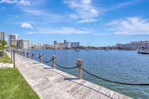 2200 Diana Dr #111, Hallandale Beach, FL 33009