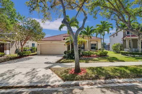 4275 Laurel Ridge Cir, Weston, FL 33331