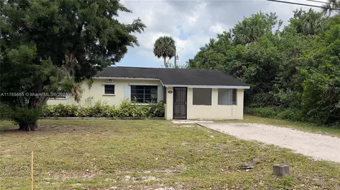 2008 N 47th St, Fort Pierce, FL 34947