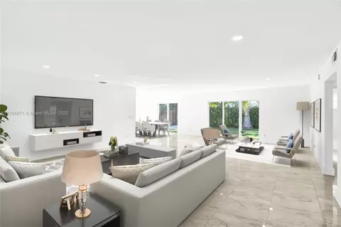 19331 NE 18th Ct, Miami, FL 33179