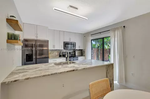 206 Charter Way #206, West Palm Beach, FL 33407