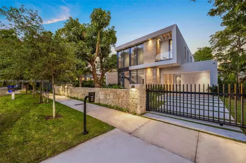 2440 Trapp Ave, Miami, FL 33133