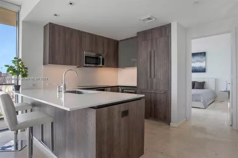 68 SE 6th St #2412, Miami, FL 33131