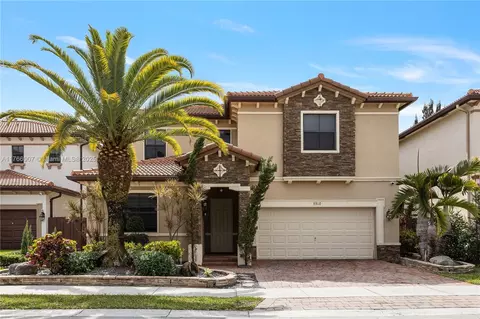 9910 NW 86th Ter, Doral, FL 33178