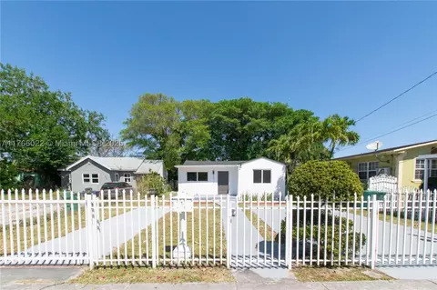 2011 NW 53rd St, Miami, FL 33142