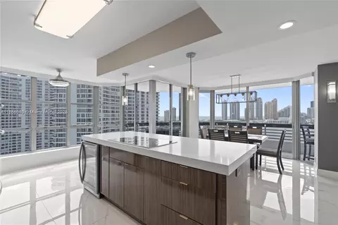 3600 Mystic Pointe Dr #LPH13, Aventura, FL 33180