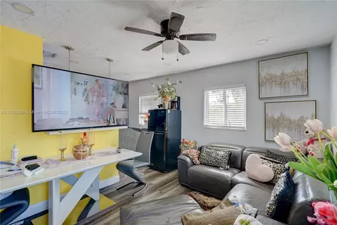 2862 NW 4th St, Pompano Beach, FL 33069 photo 5