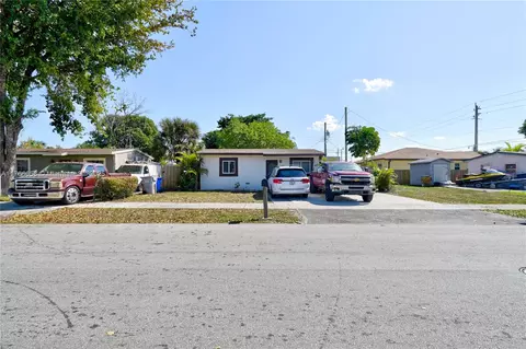 2862 NW 4th St, Pompano Beach, FL 33069 photo 3