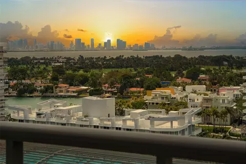 6039 Collins Ave #1733, Miami Beach, FL 33140