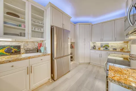10700 NW 66th St #309, Doral, FL 33178