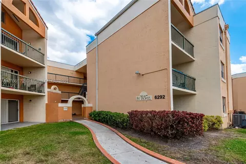 6292 NW 186th St #305, Hialeah, FL 33015