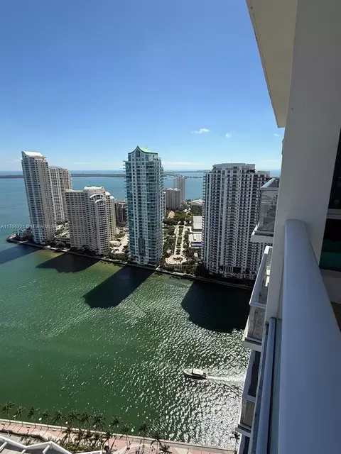 300 S Biscayne Blvd #3716, Miami, FL 33131