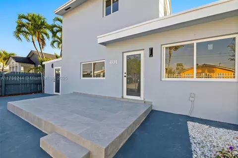 601 NW 19th Ave, Miami, FL 33125