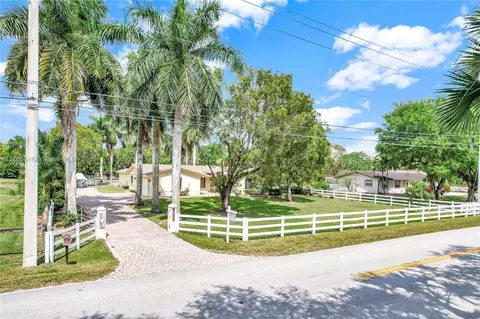 14209 SW 26th St, Davie, FL 33325