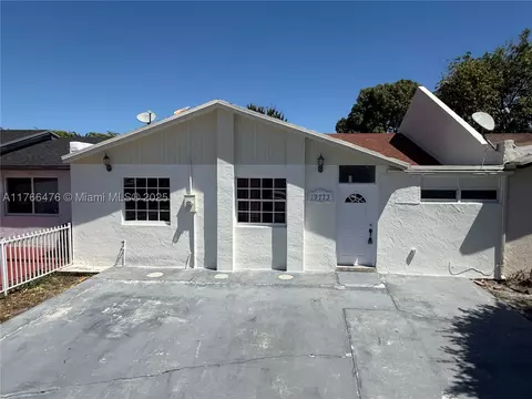 19773 NW 52nd Pl #19773, Miami Gardens, FL 33055