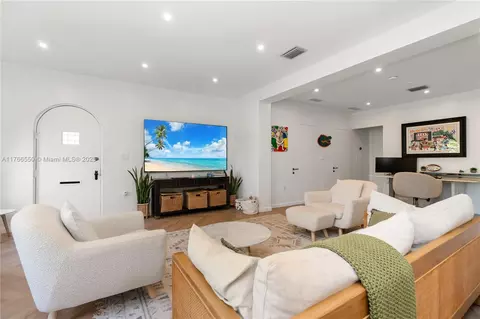 1656 Biarritz Dr, Miami Beach, FL 33141