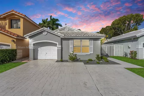 5054 SW 154th Pl, Miami, FL 33185