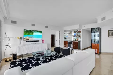 1000 Island Blvd #2107, Aventura, FL 33160