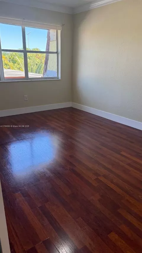 Undisclosed, Hialeah, FL 33014 photo 2