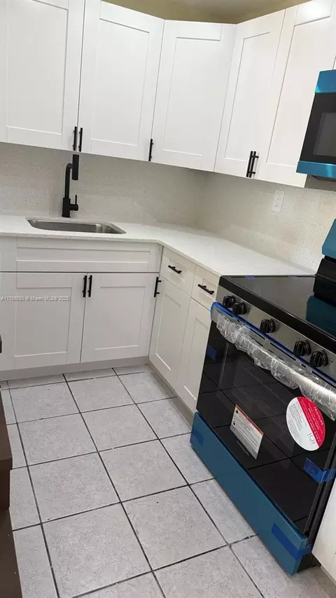 Undisclosed, Hialeah, FL 33014 photo 9