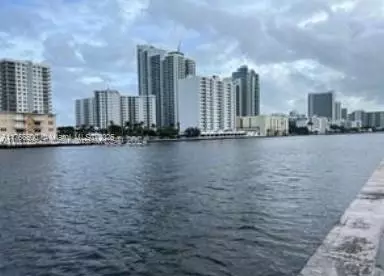 1000 Parkview Dr #304, Hallandale Beach, FL 33009