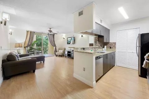 19877 E Country Club Dr #3305, Aventura, FL 33180