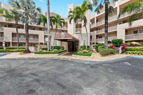 7665 Granville Dr #309, Tamarac, FL 33321