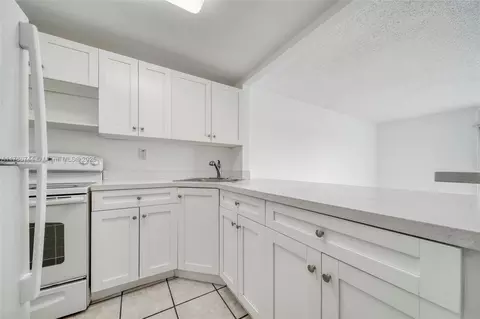 801 NW 47th Ave #515W, Miami, FL 33126